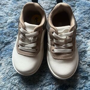 Kenneth Cole Kids White and Tan Sneakers